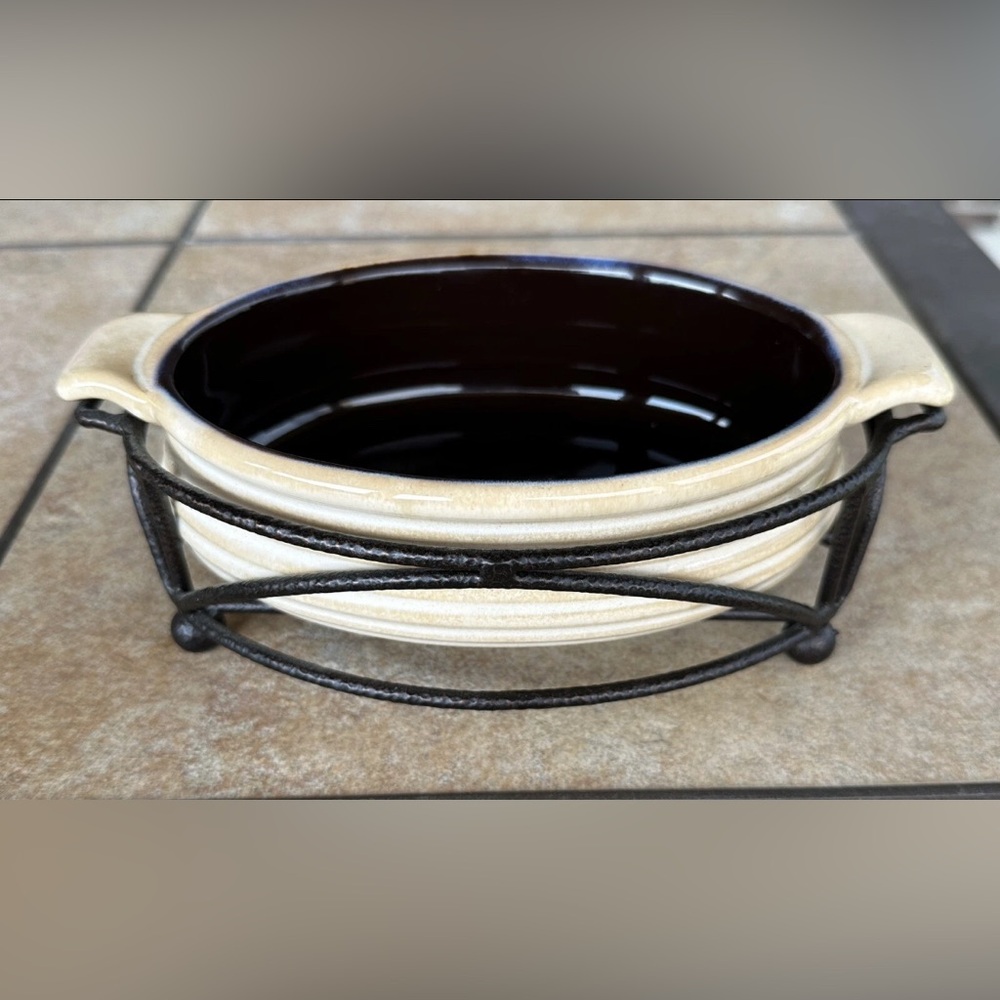 Tastefully Simple Oval Baking Dish‎ with Metal Holder, Dips Sides